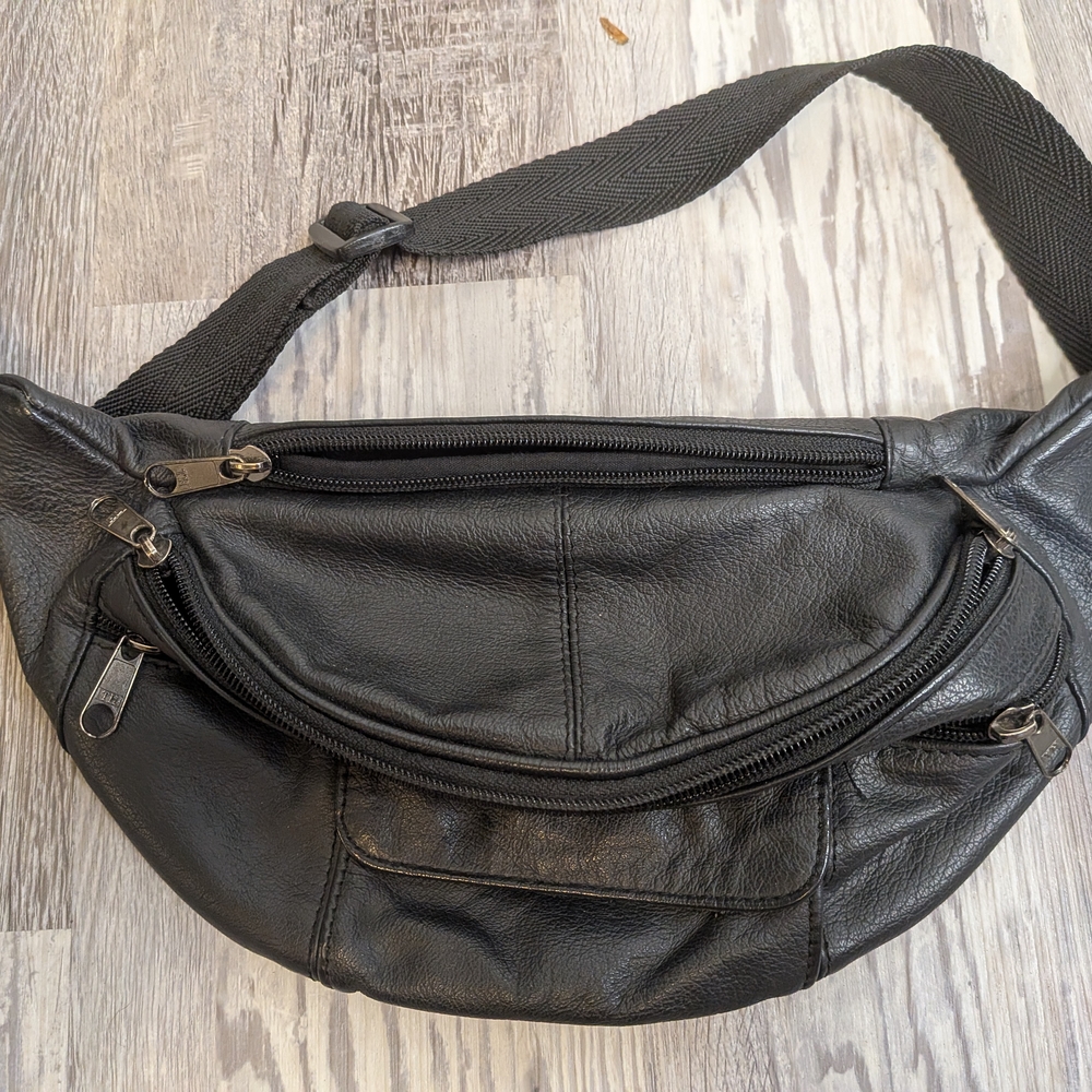 Source Unknown Black Men's Belt Bag